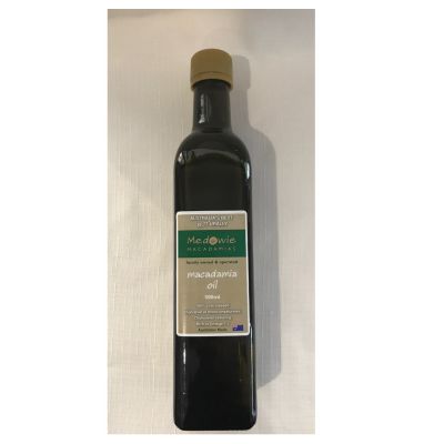 Macadamia oil in glass 500ml